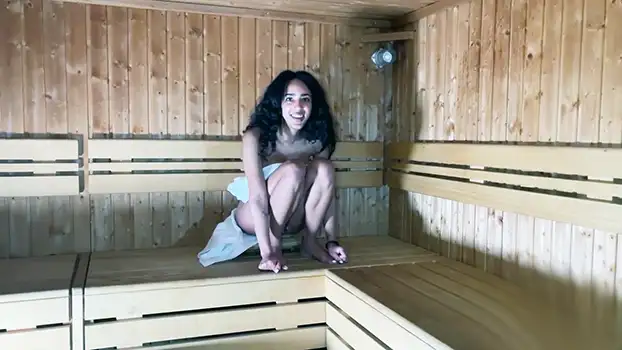 Dominicana en Francia es sorprendida masturbandose en un spa