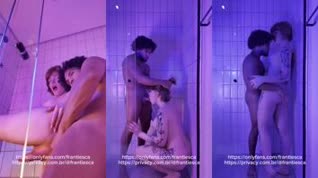 Enrabando a traveca no banho