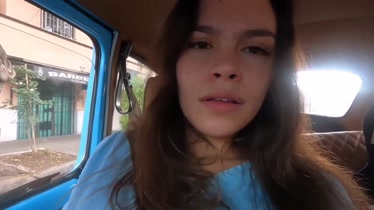 Mexicana se masturba en el coche