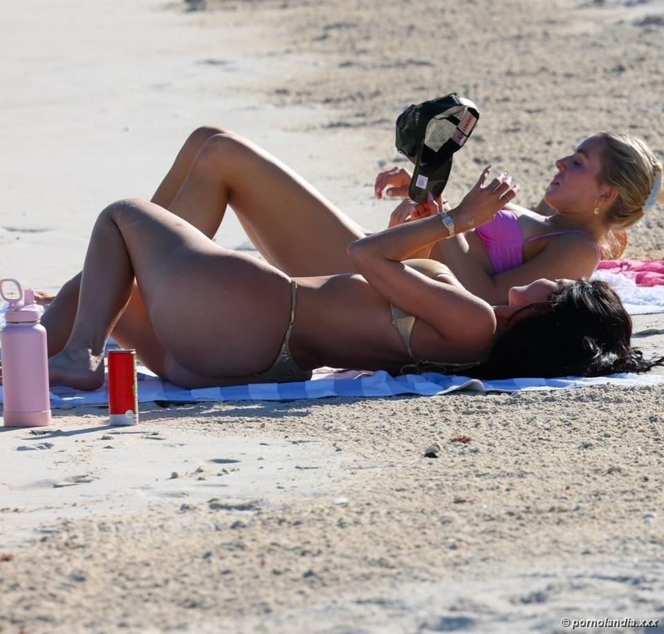 Kylie Jenner captada luciendo sexy en bikini - Foto 247385