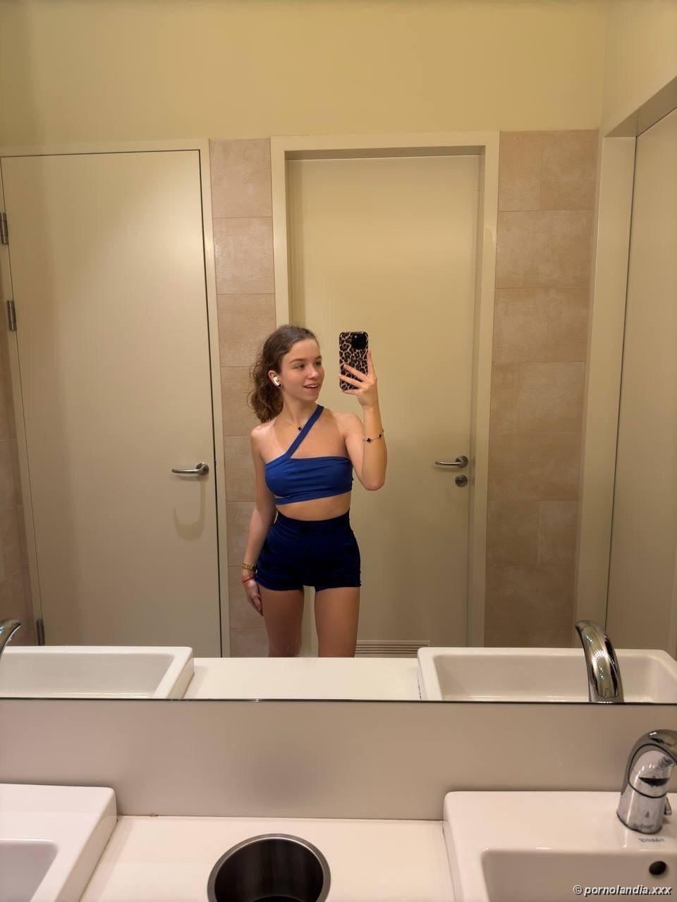 Ninfa blanca desnuda con cuerpo natural - Foto 246856