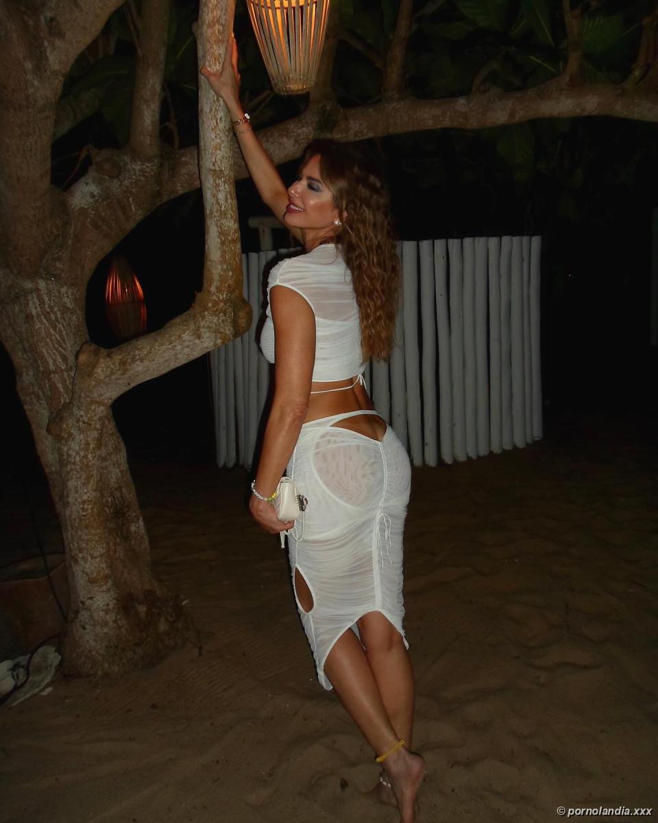Luciana Gimenez mostrando senos desnudos en ropa transparente - Foto 246056