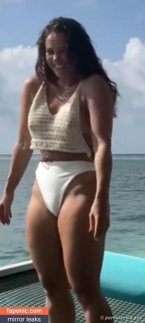 Paolla Oliveira desnuda en sensuales fotos y poses - Foto 242884