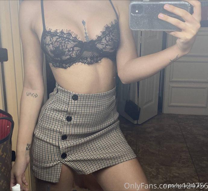 Delgada cuerpo natural en fotos íntimas - Foto 235957