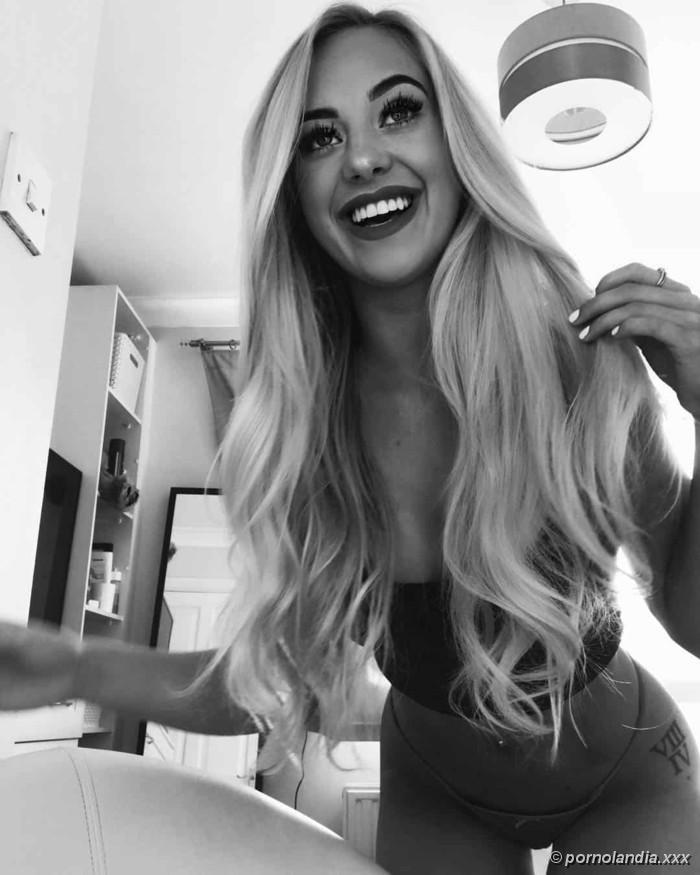 Hermosa rubia super caliente - Foto 216525