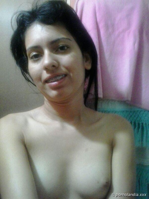 Moreninha se tomó fotos caseras desnuda - Foto 185689