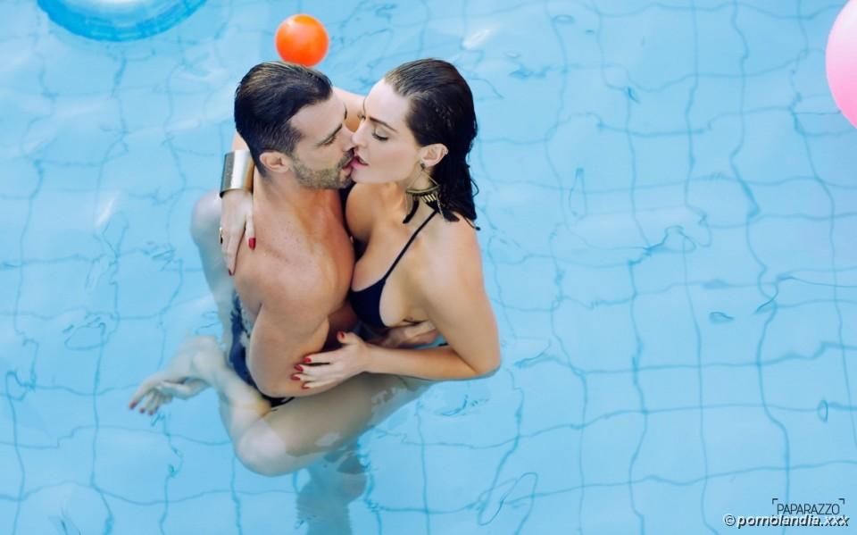 Laura Keller Semi Desnuda con Jorge Sousa en Paparazzo - Foto 70341