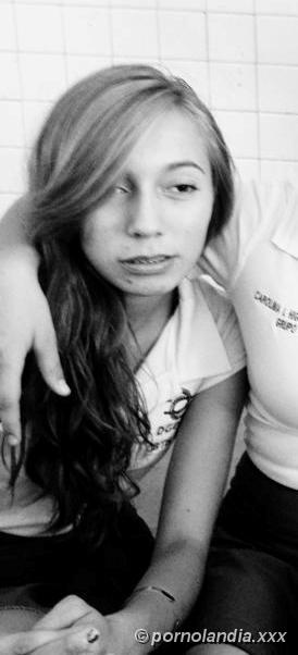 Delicia de 19 años cayó en fotos quejándose - Foto 56738