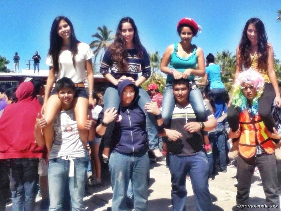 Delicia de 19 años cayó en fotos quejándose - Foto 56751