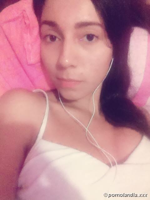 Delicia de 19 años cayó en fotos quejándose - Foto 56758