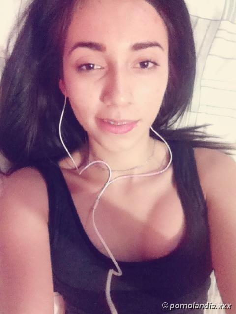 Delicia de 19 años cayó en fotos quejándose - Foto 56763