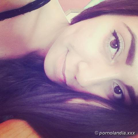 Delicia de 19 años cayó en fotos quejándose - Foto 56766