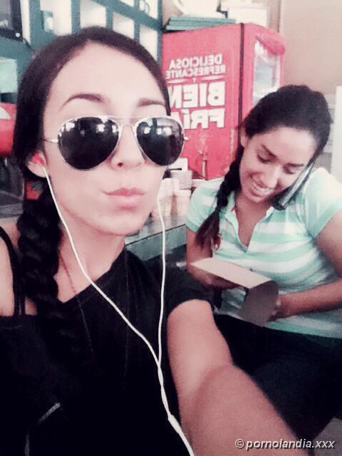 Delicia de 19 años cayó en fotos quejándose - Foto 56768