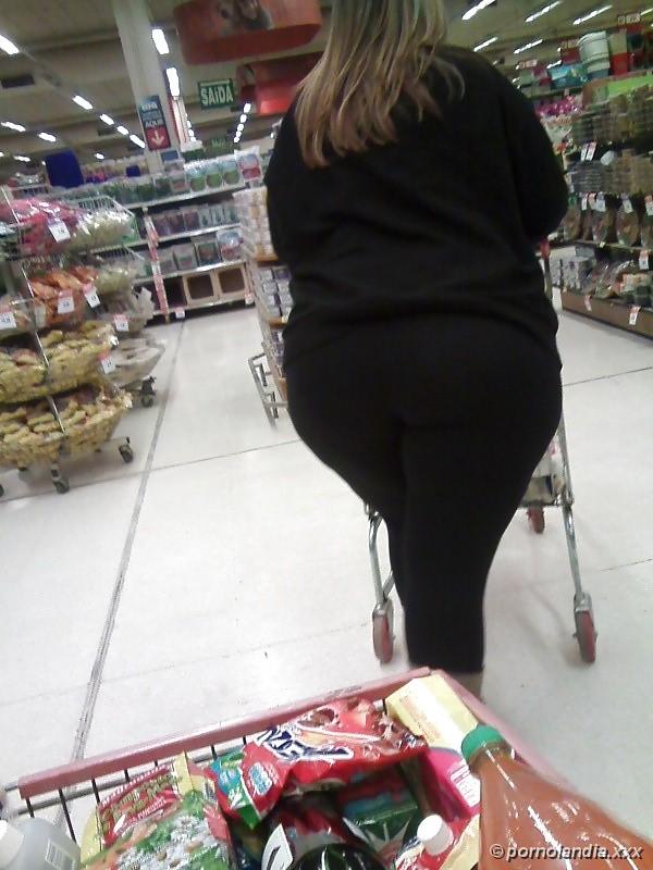 Presumiendo el culo de su caliente esposa - Foto 53513