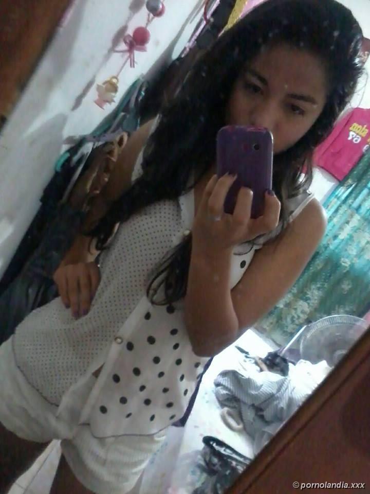 Adolescente latina selfie whatsapp 2 - Foto 48414