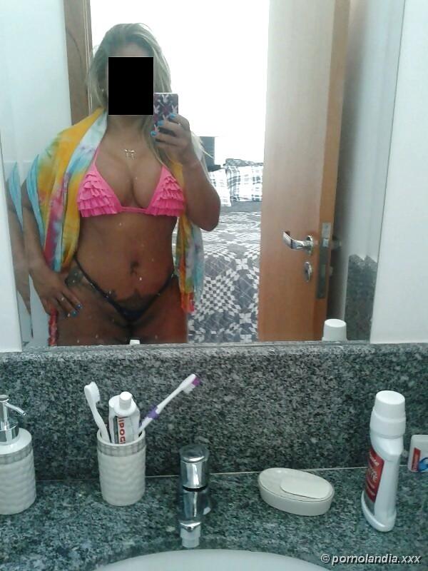 Puta en la playa con bikini golpeada en el coño - Foto 35982