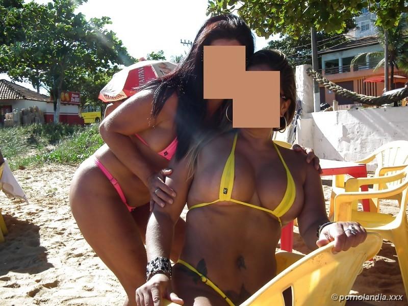Puta en la playa con bikini golpeada en el coño - Foto 35992