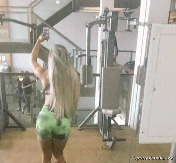 teniendo sexo con mis dos secretarias - Foto 26347