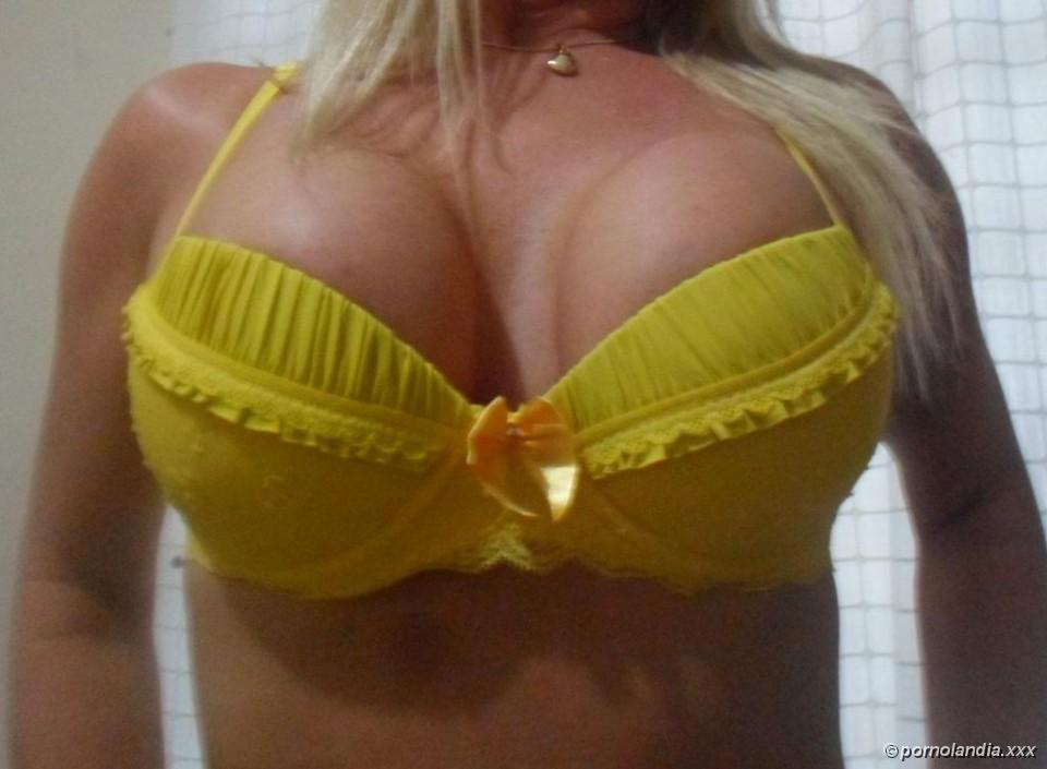 Sarada Rubia Caliente Presumiendo Su Cuerpo - Foto 25269