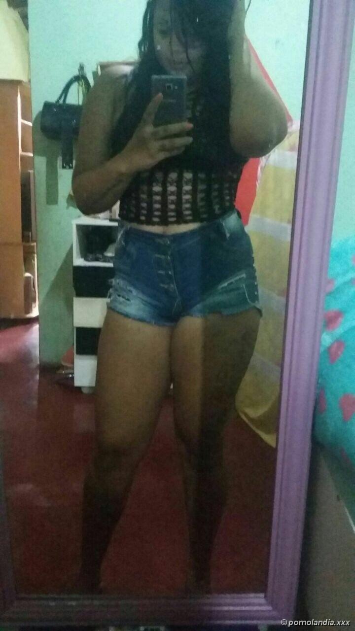 Morena cachonda de cola grande cayó en fotos amateur - Foto 22103