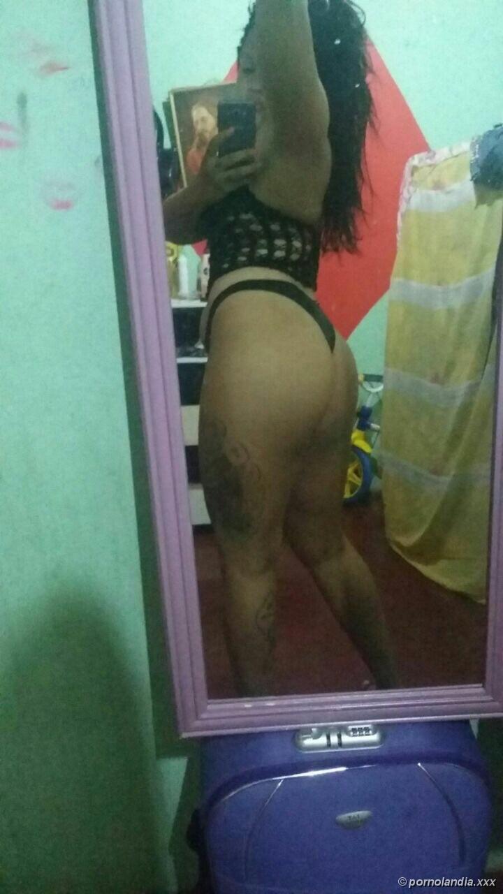 Morena cachonda de cola grande cayó en fotos amateur - Foto 22106