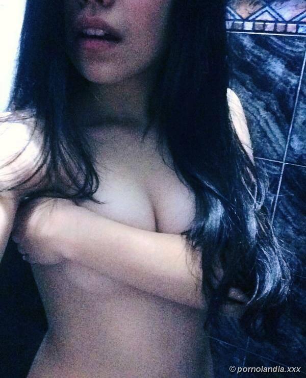 Chica blanca desnuda muy caliente llega a internet - Foto 21958