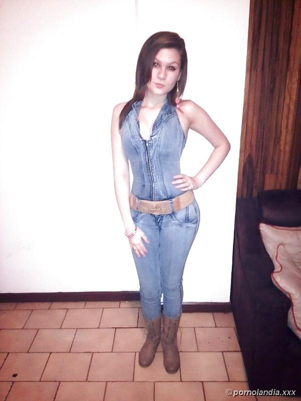 Hermosa joven costarricense cayó desnuda en la red - Foto 19057