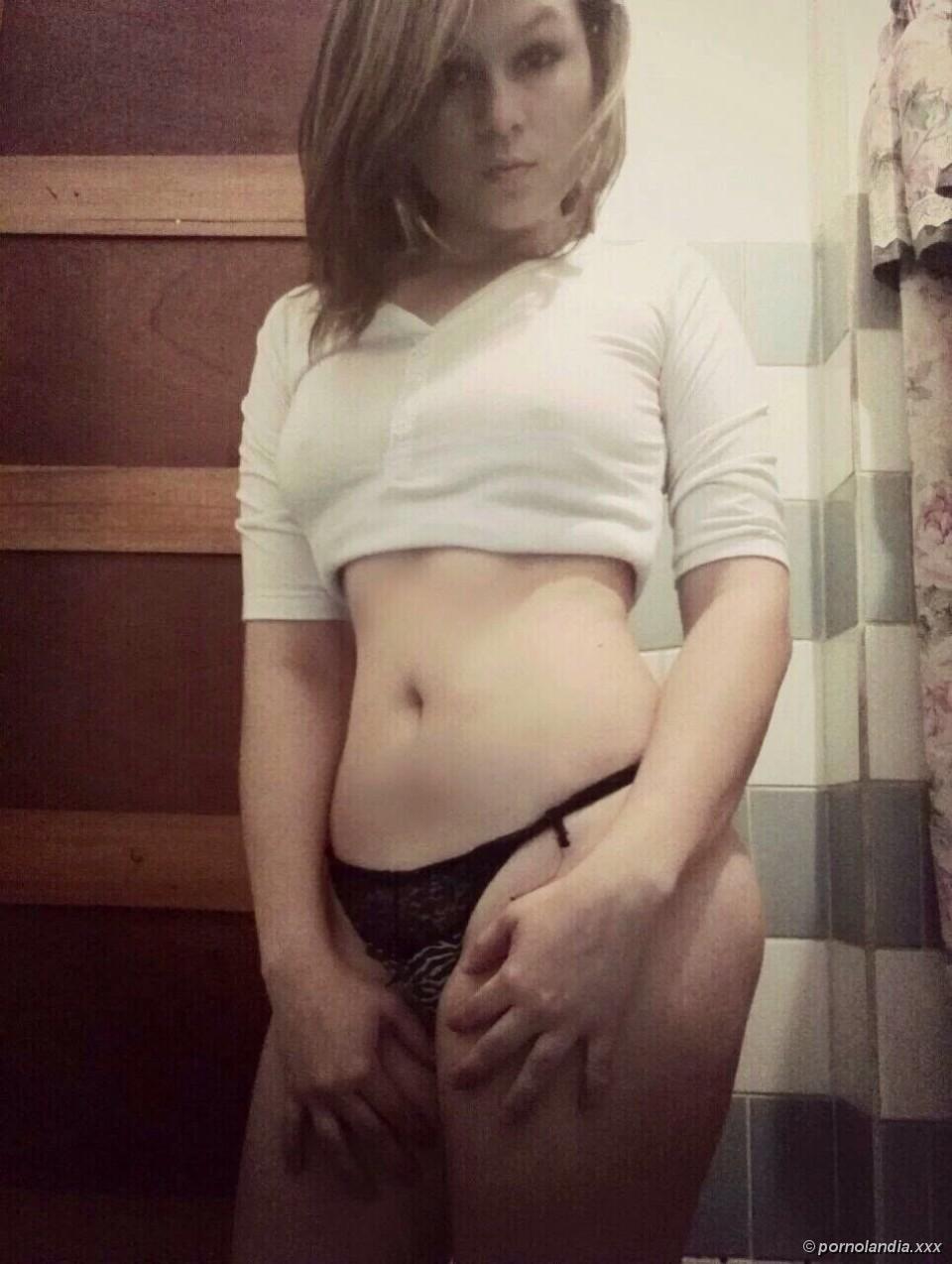 Hermosa joven costarricense cayó desnuda en la red - Foto 19064