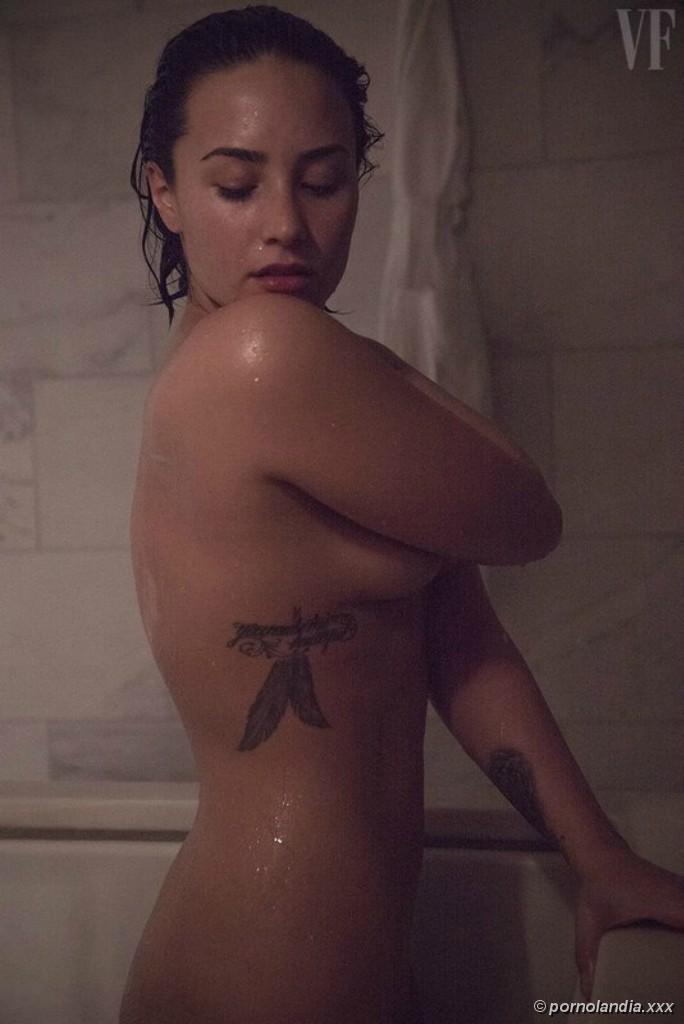 Demi Lovato en sexys fotos desnuda recorren la red - Foto 10175