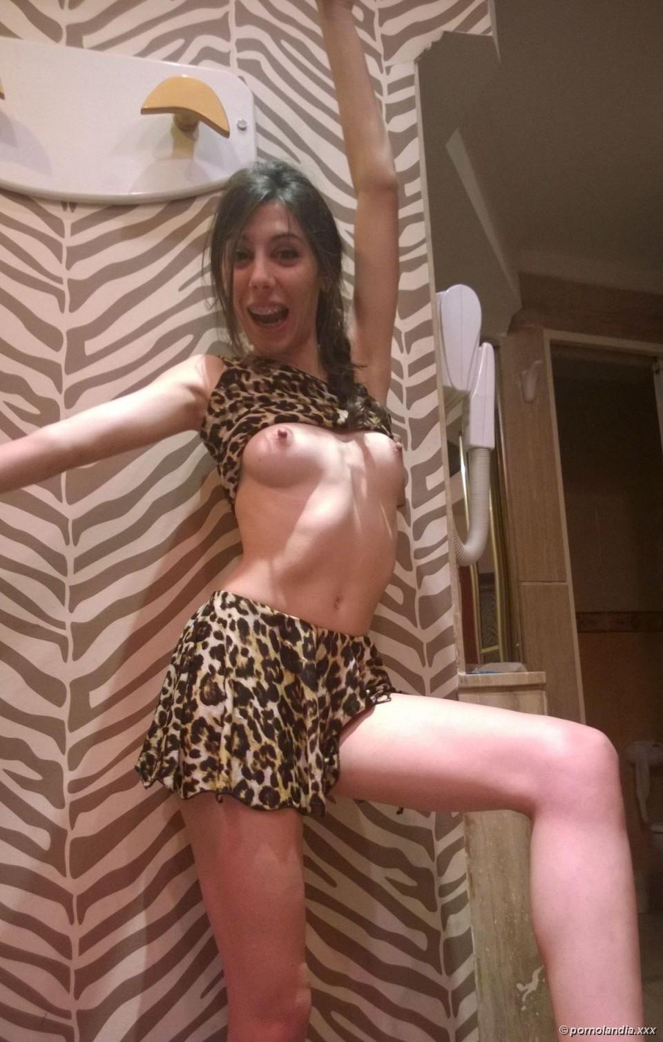 Concha flaca y peluda en fotos con su novio subieron a la red - Foto 10025