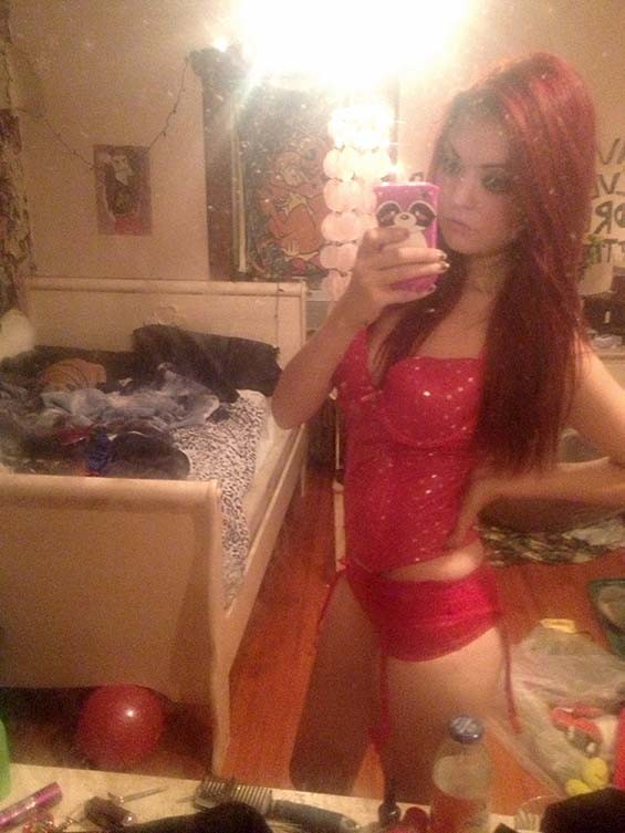 Deliciosa Pelirroja Flaca Desnuda Desnuda Filtrada en la Web - Foto 9393