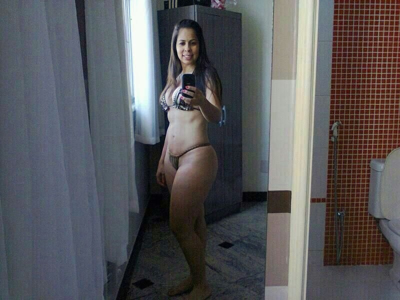 La teniente Renata fue captada en Internet en fotografías amateur - Foto 8062