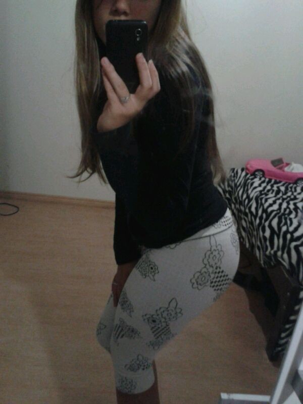 Rubia cachonda se tomó fotos sexys en el dormitorio - Foto 7717