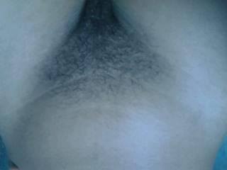 Chica traviesa y caliente con el coño peludo - Foto 7152