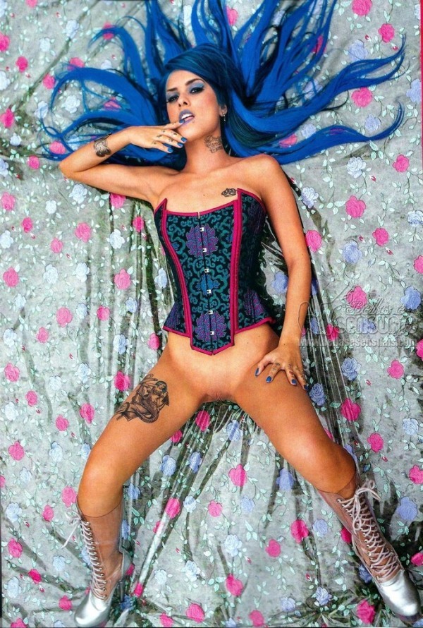 MC Tati Zaqui chica funk desnuda coño desnudo con piercing en el coño - Foto 5860