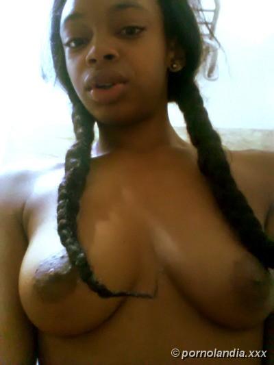 Negra caliente con el coño rosado - Foto 190256