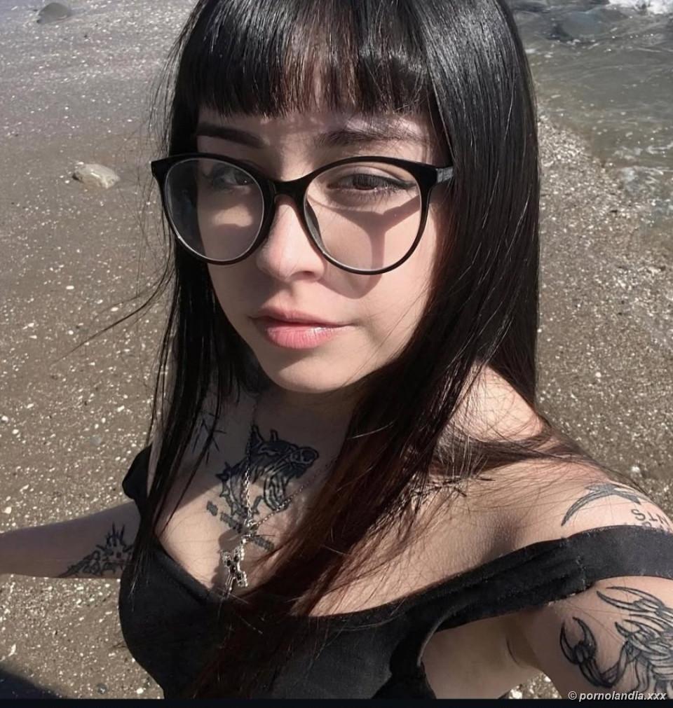 Chica gótica con gran culo desnuda mostrando cuerpo natural - Foto 247635