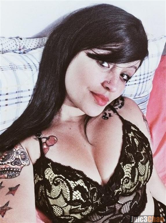 Hermosa emo Andressa con tatuajes se conectó desnuda - Foto 4055