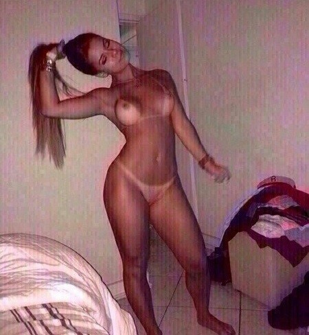 Panicat Aricia Silva se conectó desnuda en fotos amateur - Foto 7872