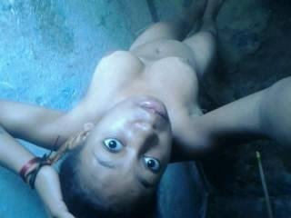 Chica traviesa y caliente con el coño peludo - Foto 7146