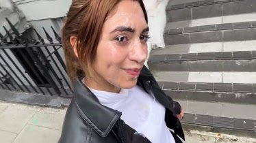 Recibe 3 faciales y así sale a caminar a la calle