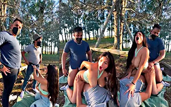 Jovencita Tetona Acepta 2 Pollas para Tener el Trío Soñado 😎